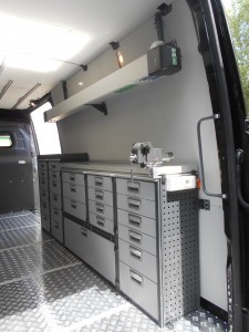 Aménagement et étagères pour fourgonnette Mercedes Sprinter - Devis sur Techni-Contact.com - 3