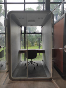 Cabine acoustique pour 3 personnes - Devis sur Techni-Contact.com - 1