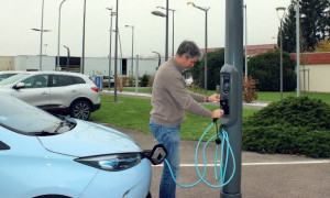 Borne de recharge véhicule sur lampadaire - Devis sur Techni-Contact.com - 2