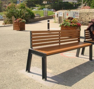 Chaise urbaine à lattes en moabi - Devis sur Techni-Contact.com - 1