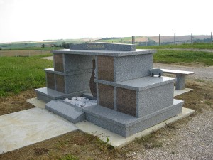 Columbarium en forme d'arche avec jardin du souvenir - Devis sur Techni-Contact.com - 6