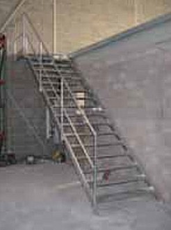 Escalier alu droit d’accès mezzanine - Devis sur Techni-Contact.com - 2