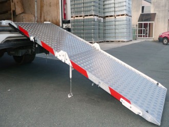 Hayon elevateur rangement pliable pour camionette - Devis sur Techni-Contact.com - 1