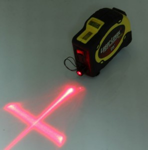 Niveau laser avec ruban de mesure et clip de ceinture - Devis sur Techni-Contact.com - 1