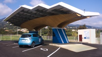 Parasol station bornes recharge véhicules électriques - Devis sur Techni-Contact.com - 1