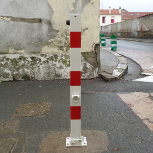 Potelet parking rabattable - Devis sur Techni-Contact.com - 2