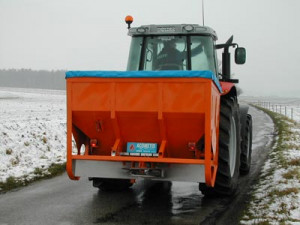 Saleuse 3 points sur relevage arrière tracteur - Devis sur Techni-Contact.com - 4