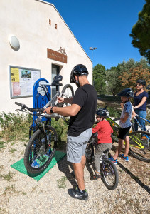 Station de réparation et de gonflage pour vélo - Devis sur Techni-Contact.com - 2