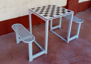 Table d’échecs extérieure avec 2 bancs en acier galvanisé - Devis sur Techni-Contact.com - 2