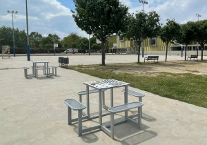 Table d’échecs extérieure avec 2 bancs en acier galvanisé - Devis sur Techni-Contact.com - 8