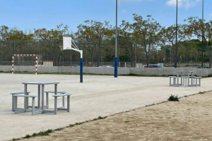 Table d’échecs extérieure avec 2 bancs en acier galvanisé - Devis sur Techni-Contact.com - 9