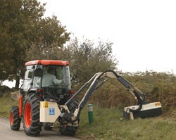 Tracteur compact diesel polyvalent - Devis sur Techni-Contact.com - 1